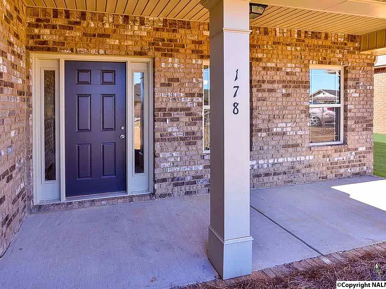 178 Kenton Ln — Photo 3