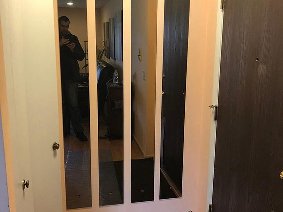 Entry Way w/ closet 