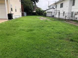 8217 Apricot St, New Orleans, LA 70118