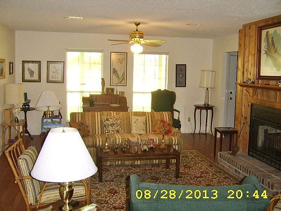 3rd image of 380 Pinebrook Dr