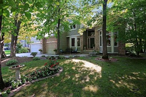 1st image of 11227 Red Oak Ct N