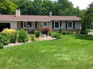 384 Ridge Rd, Juneau, WI 53039