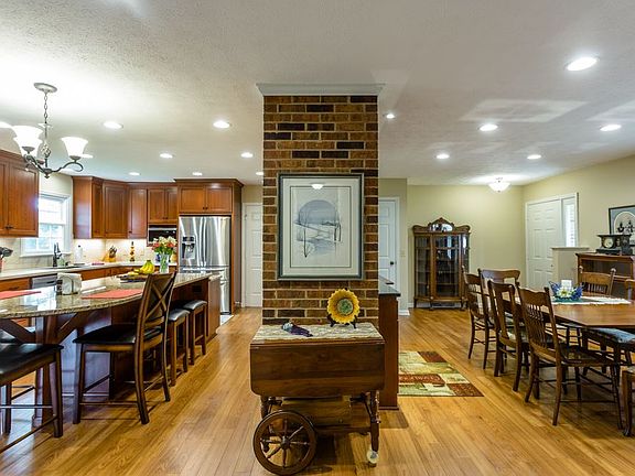 5th image of 3045 Mulberry Ln