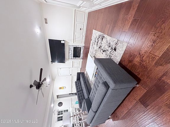 4th image of 1603 Johnston Rd