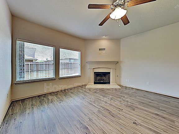 3rd image of 3000 Maple Creek Dr