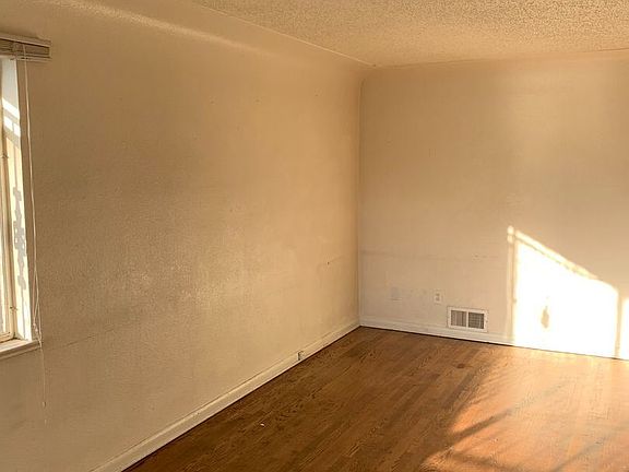 4th image of 3538 Kearney St #3542