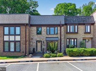 2986 Borge St, Oakton, VA 22124