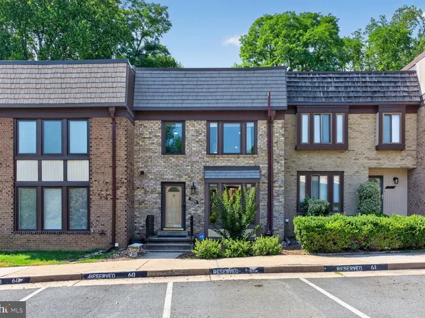 2986 Borge St, Oakton, VA 22124