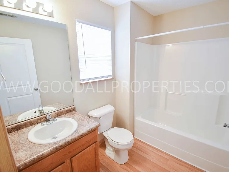4317 153rd St — Photo 7