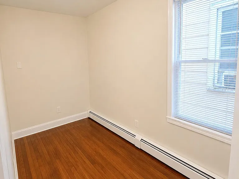 166 Highland Ave #2R — Photo 4