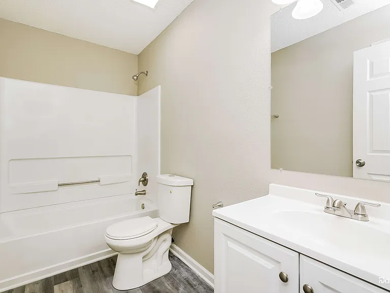 2303 Westmere Dr — Photo 14
