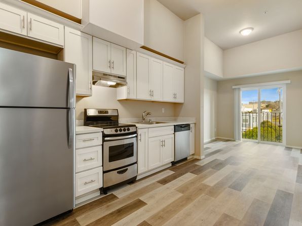 3825 S Junett St #208