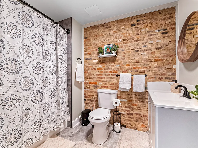 1532 Light St #1 — Photo 6