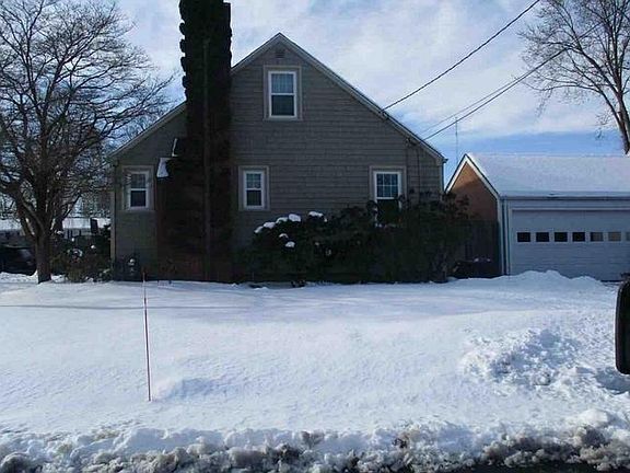5th image of 54 Larchmere Dr