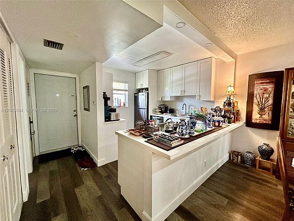 2nd image of 201 Berkley Rd APT 104