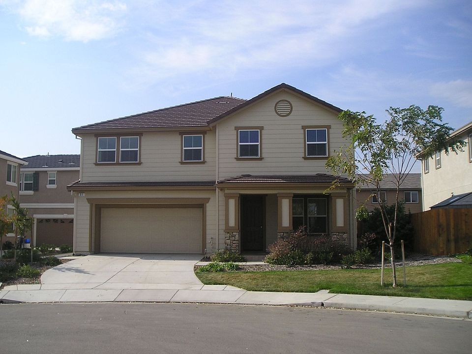 Beautiful Home on Cul-De-Sac