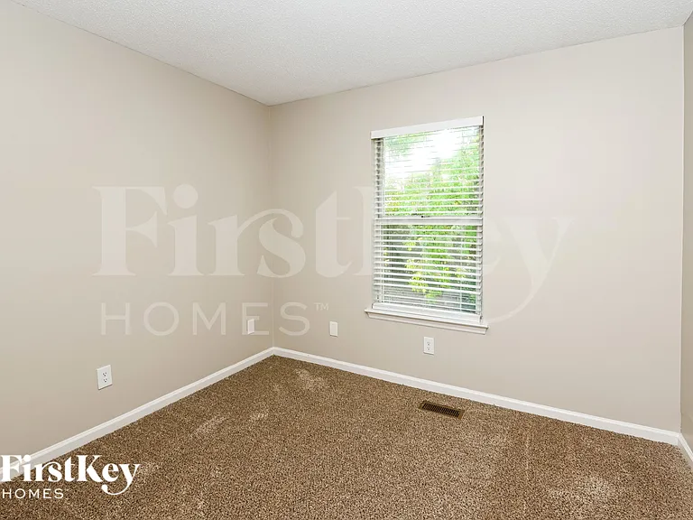 9906 Elsenham Ln — Photo 13