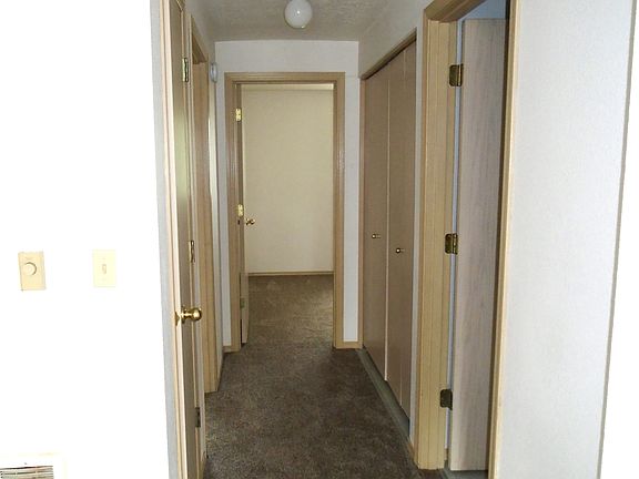 5th image of 935 Church St