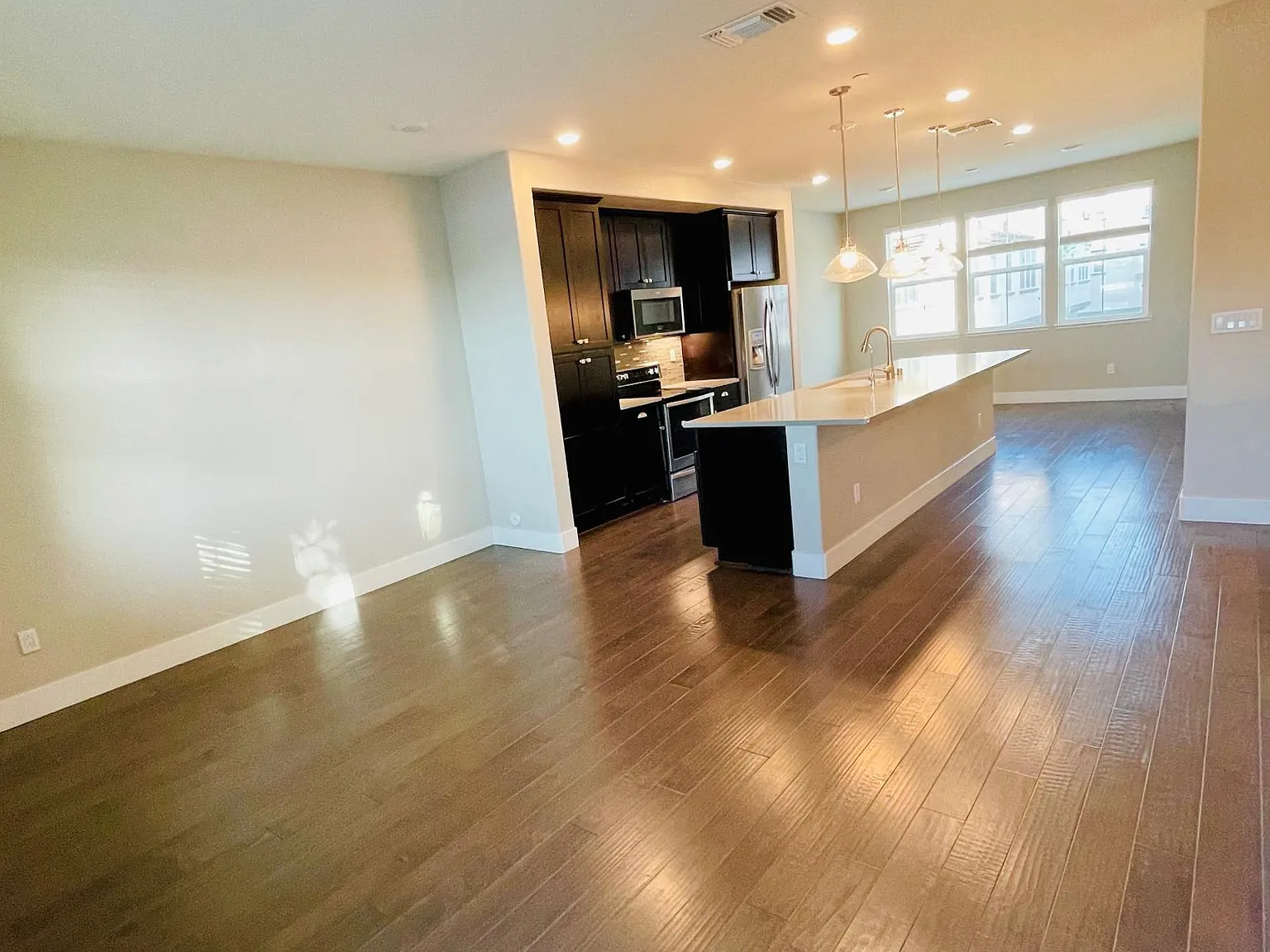 1595 Alviso St — Photo 3