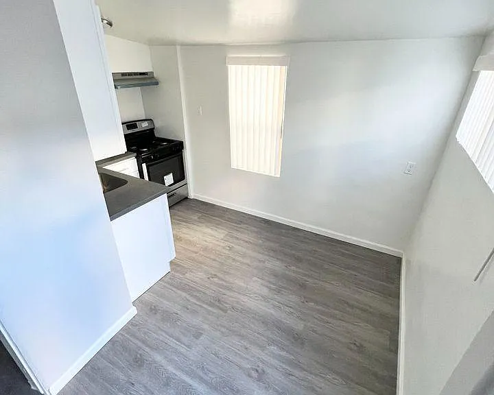 5636 Auckland Ave — Photo 3