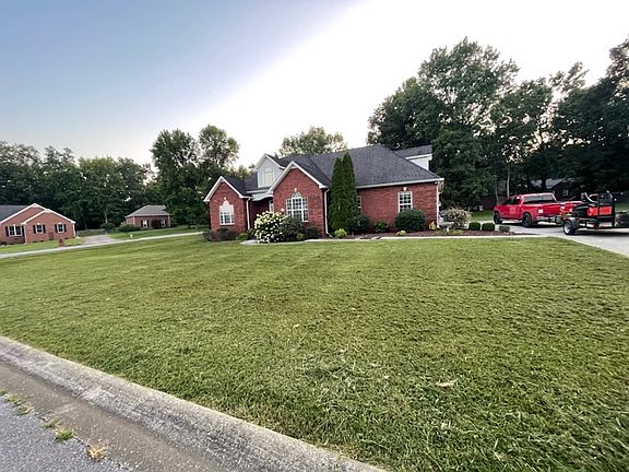 2nd image of 103 Stonegate Cir