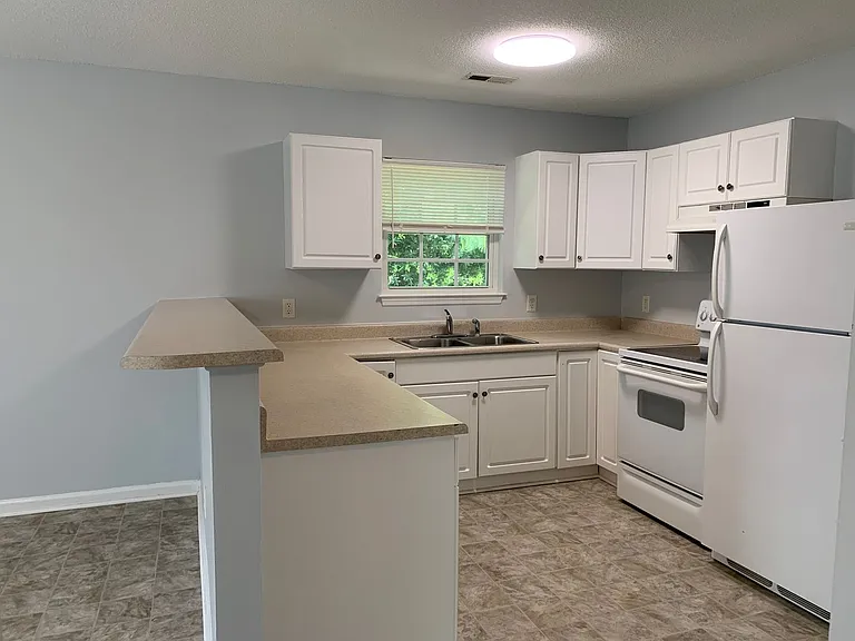 204 White Ave — Photo 10