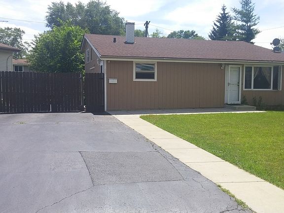 2nd image of 609 Santa Fe Ave