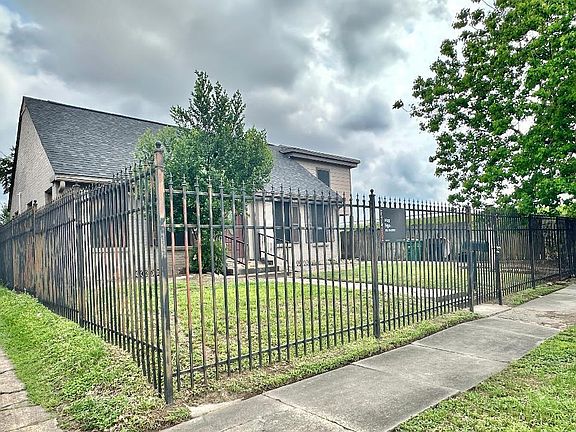 3rd image of 2007 Rosewood St