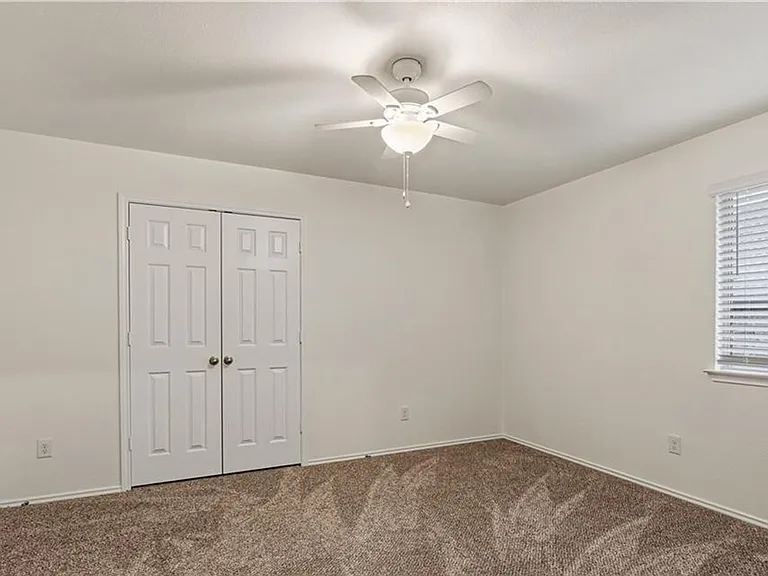 2405 Elba Dr — Photo 12