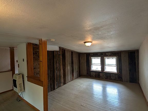 2nd image of 1463 Pleasant Rd