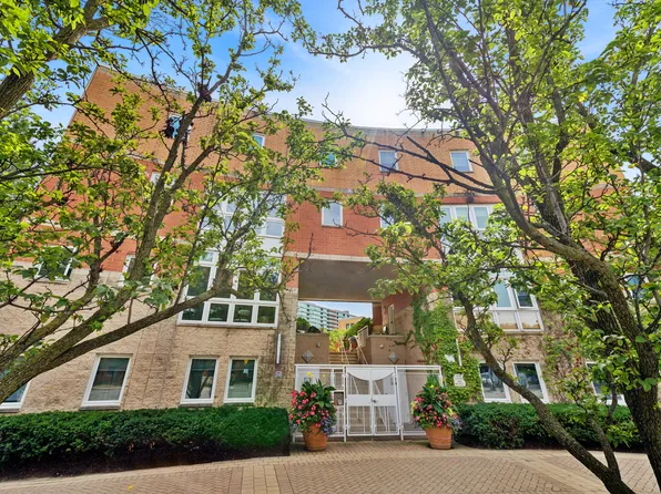 1889 Maple Ave Unit E2, Evanston, IL 60201