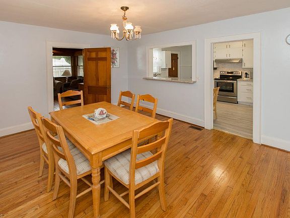 4th image of 404 26th St #A