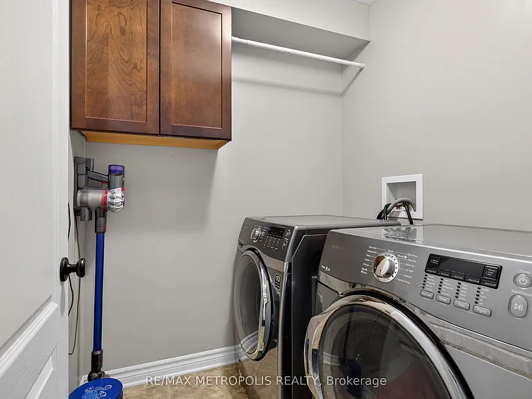 1276 Atkinson St — Photo 13