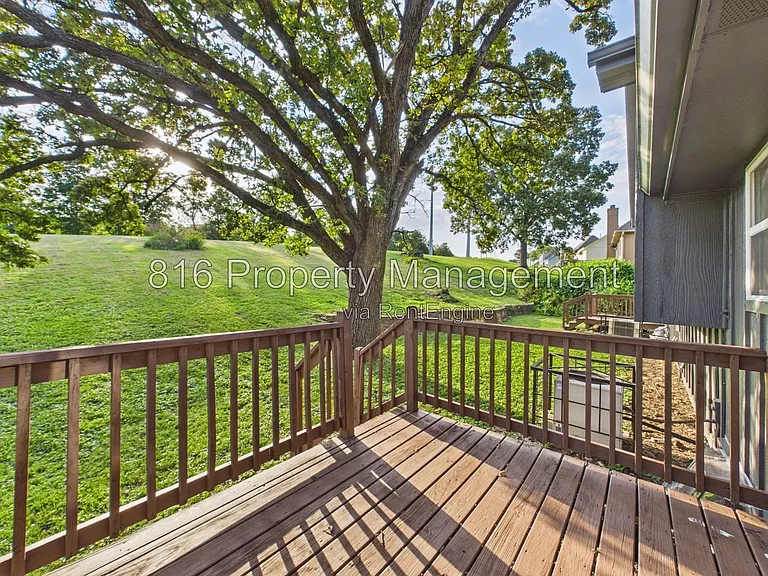 7030 Ewing Ave #7030 — Photo 24