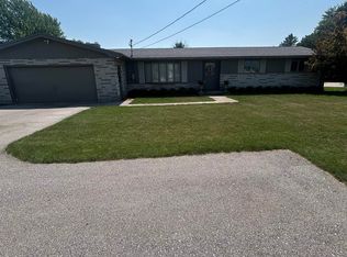 1102 E Beaver Rd, Kawkawlin, MI 48631