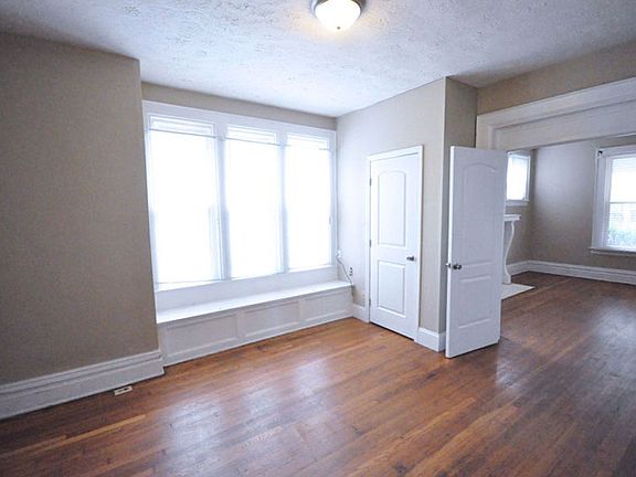 5th image of 186 Chittenden Ave