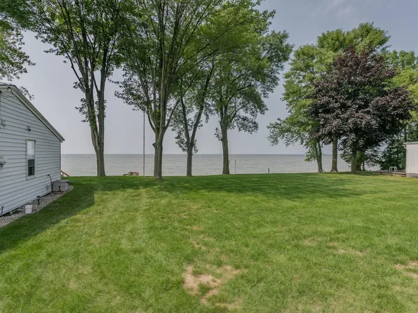 N8959 River Ln, Luxemburg, WI 54217