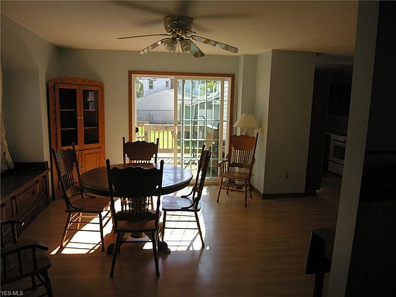 5th image of 127 Longford Ave