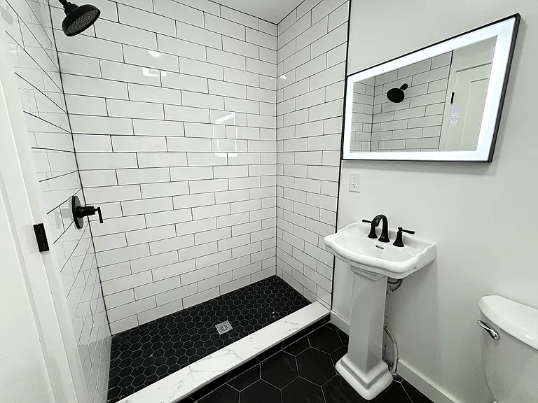 165 W Main St #1 — Photo 5