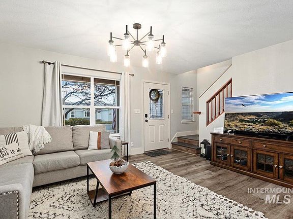 4th image of 235 Linden Ave