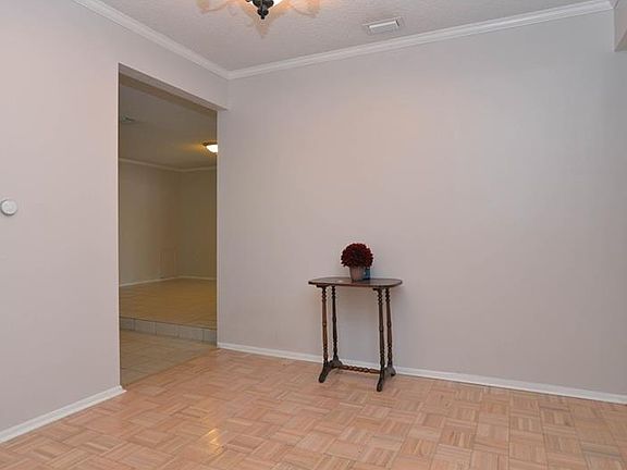 5th image of 537 Brookwood Ln