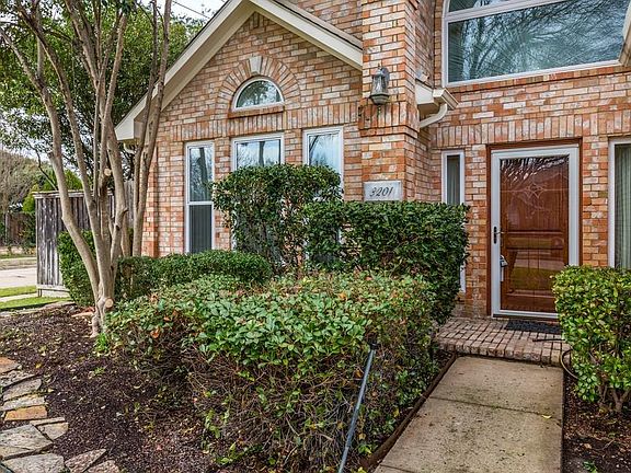 4th image of 3201 Peppertree Pl
