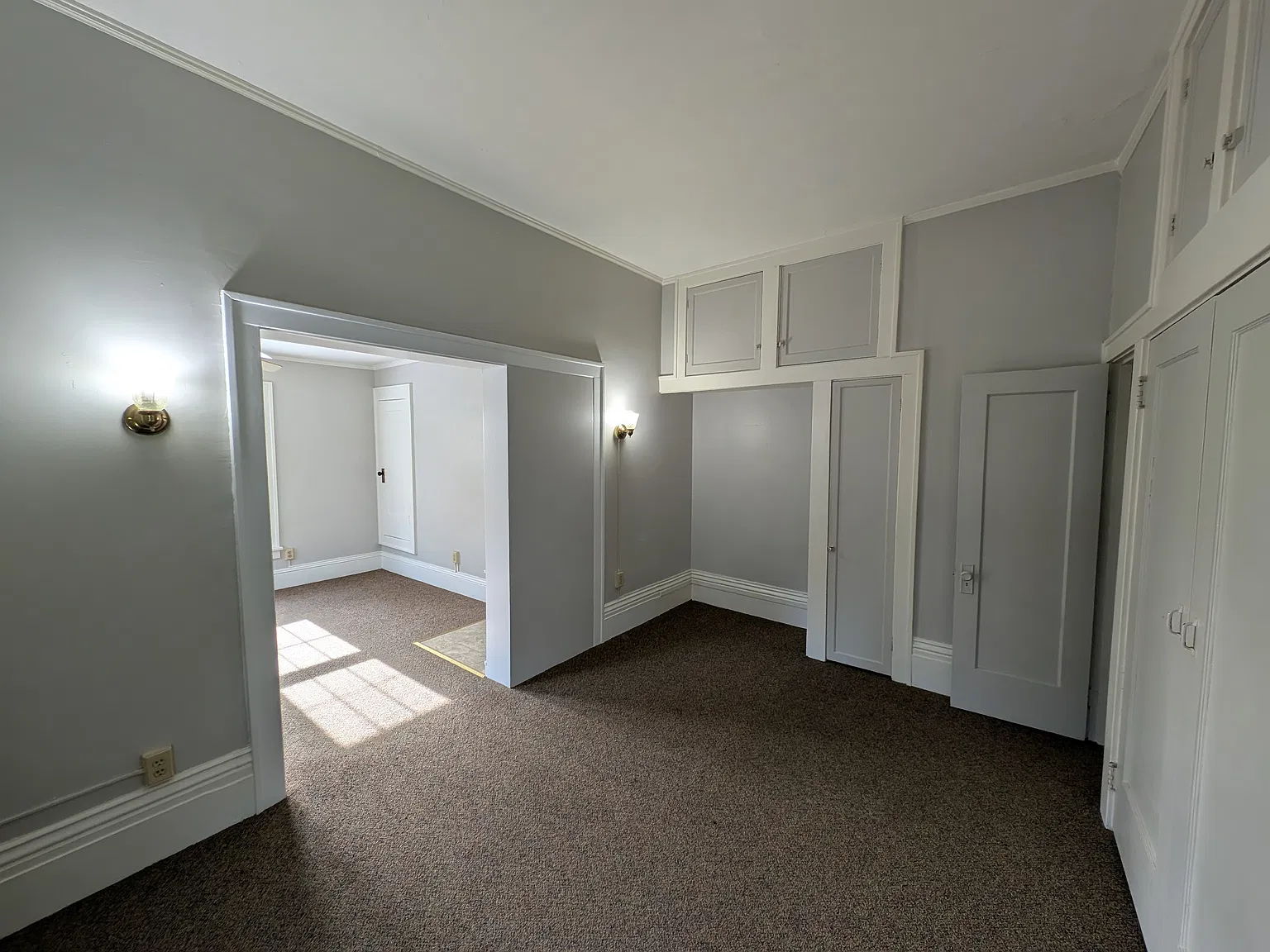 W Error Loading 529 W High St Apt 3, Peoria, IL 61606 | HotPads