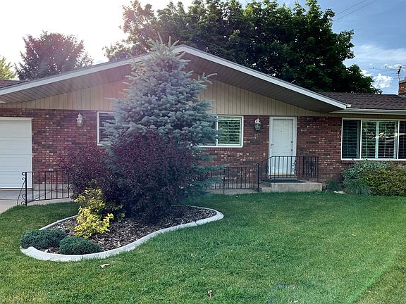 3,000 sf on 1/3 acre