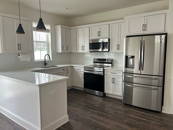 5th image of 530 Taffy Way