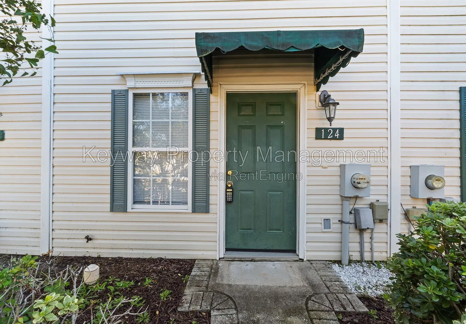 2 bed, 1.5 bath, 1120 sqft, $1,300 — Photo 3