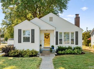 707 Parkview Dr, O'Fallon, IL 62269