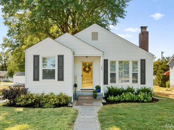 707 Parkview Dr, O'Fallon, IL 62269