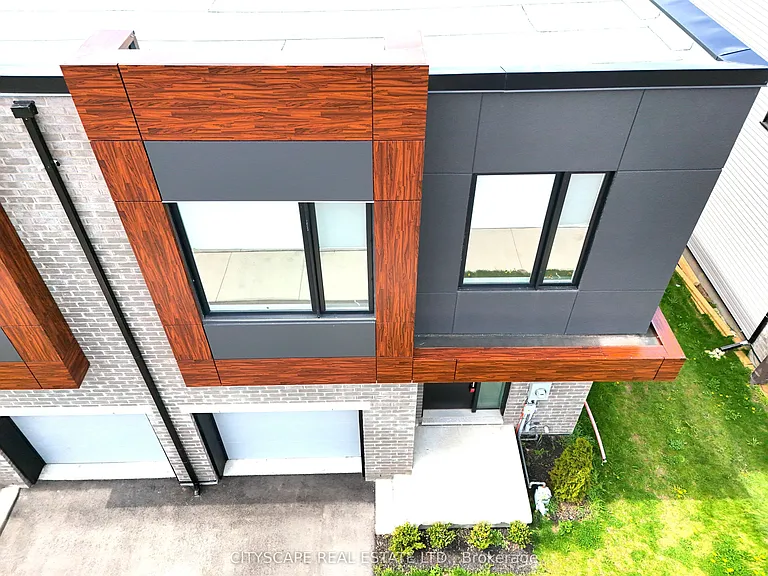416 Dundas St S #13 — Photo 3