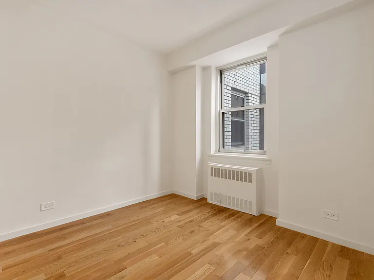 300 E 46th St #17D — Photo 6
